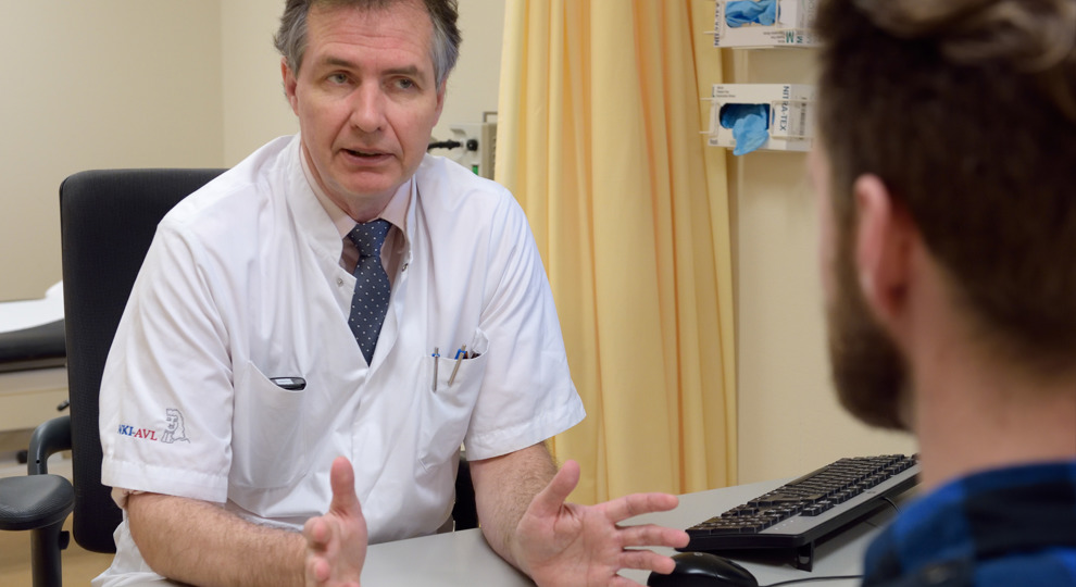 Prof. Dr. Geerard Beets Is Specialist In De Wait And See Behandeling
