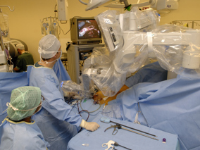 De Urologen Van Het AVL Opereren Vrijwel Altijd Met Behulp Van Een Robot Als Het Om Prostaatkanker Gaat.