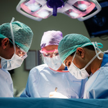 Het Doel Van De Operatie Is De Tumor Verwijderen, Inclusief De Bijbehorende Lymfeklieren. Vaak Kan Dit Door Een Kijkoperatie.