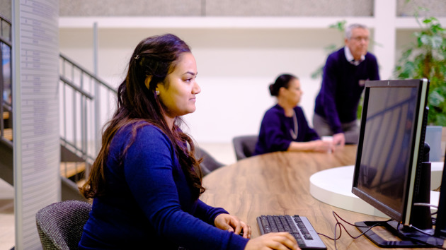 computer, centrale hal, internet