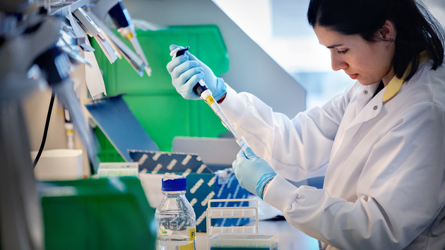 onderzoek laboratorium vrouw