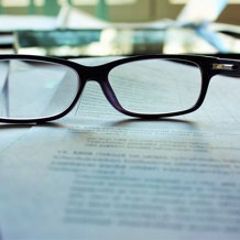 bril papierwerk verzekering verzekeren