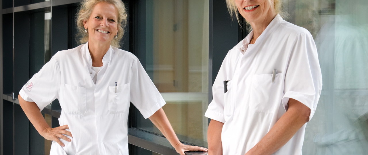 Duoportret -Hester Oldenburg - Marie Jean Vrancken Peeters Witte Jas