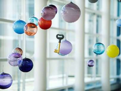 Maria Roosen Regenboog Close Met Bedel